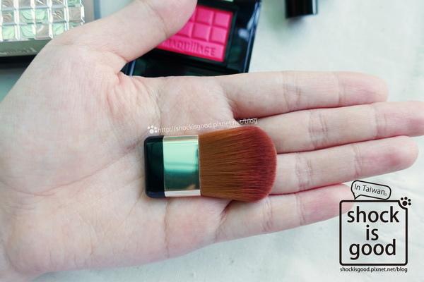 少女风夏季薄款腮红,草莓味腮红韩国