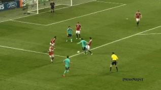 梅西10分钟过内斯塔10次,梅西梅开二度gif