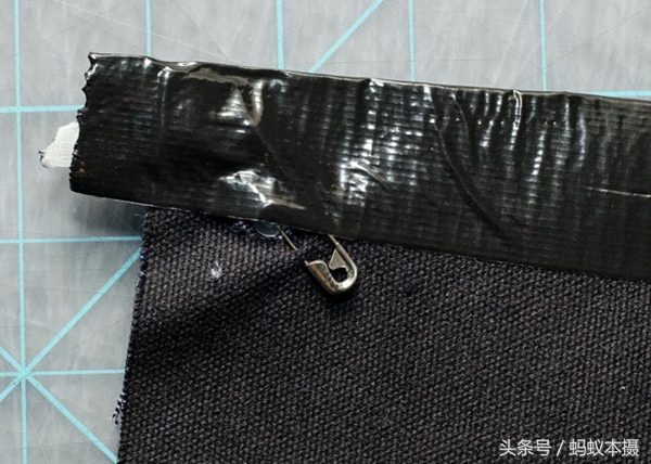 拍玻璃反光如何去除,隔着玻璃拍照后期怎么消除反光