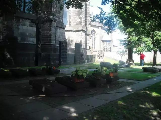 上帝视角俯瞰德国科隆大教堂,德国科隆大教堂效果图