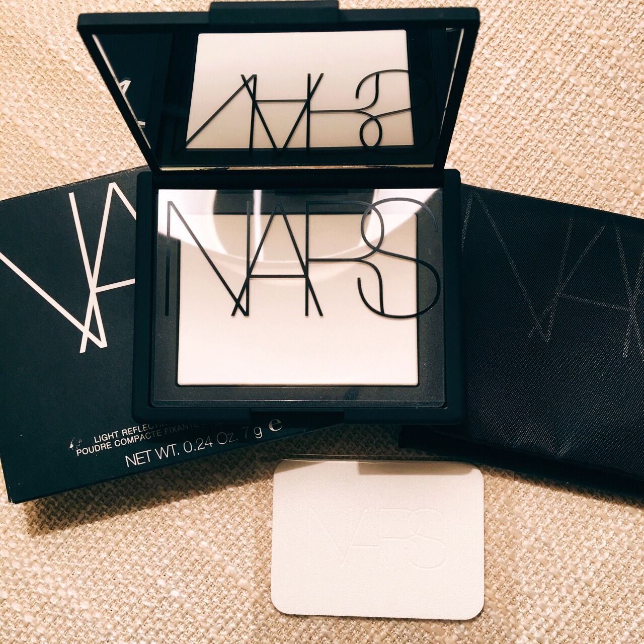 推荐一款适合干皮的定妆粉,花西子冬天干皮定妆粉