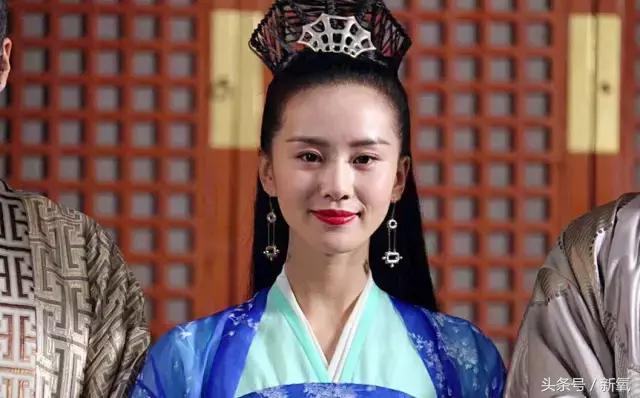 原来刘诗诗就是用了这些化妆品才让痘痘和闭口消失的？