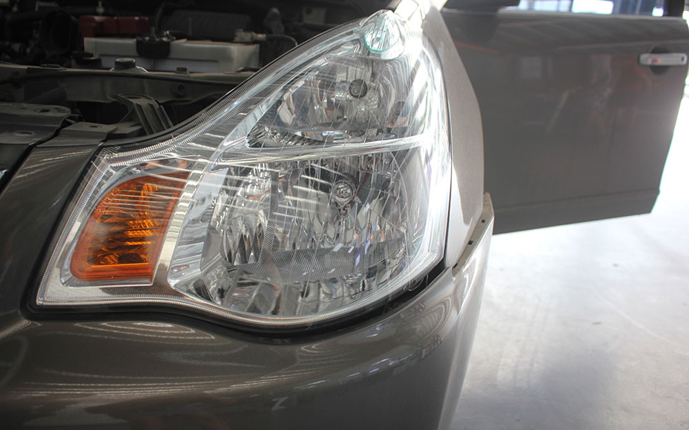 轩逸经典大灯怎么不太亮,轩逸经典大灯灯泡型号