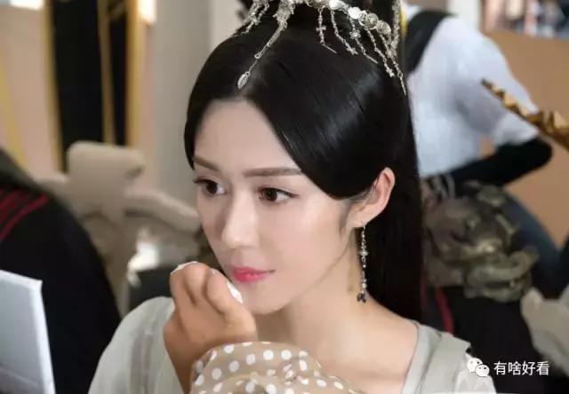 拍戏40度高温穿厚衣服,横店40度拍戏现场