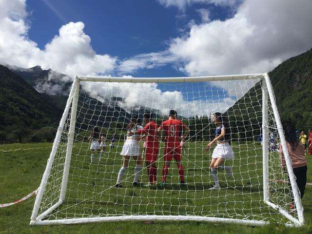 四姑娘山高山草甸,四姑娘山雪山草甸