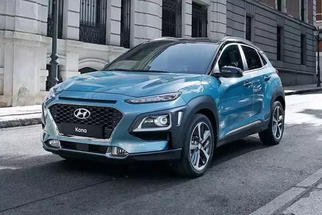 现代小型suv最新款venue白色,2024款全新现代kona