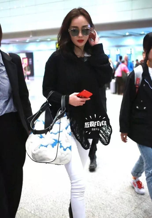 如今的带货女王杨幂,杨幂是如何成为带货女王的