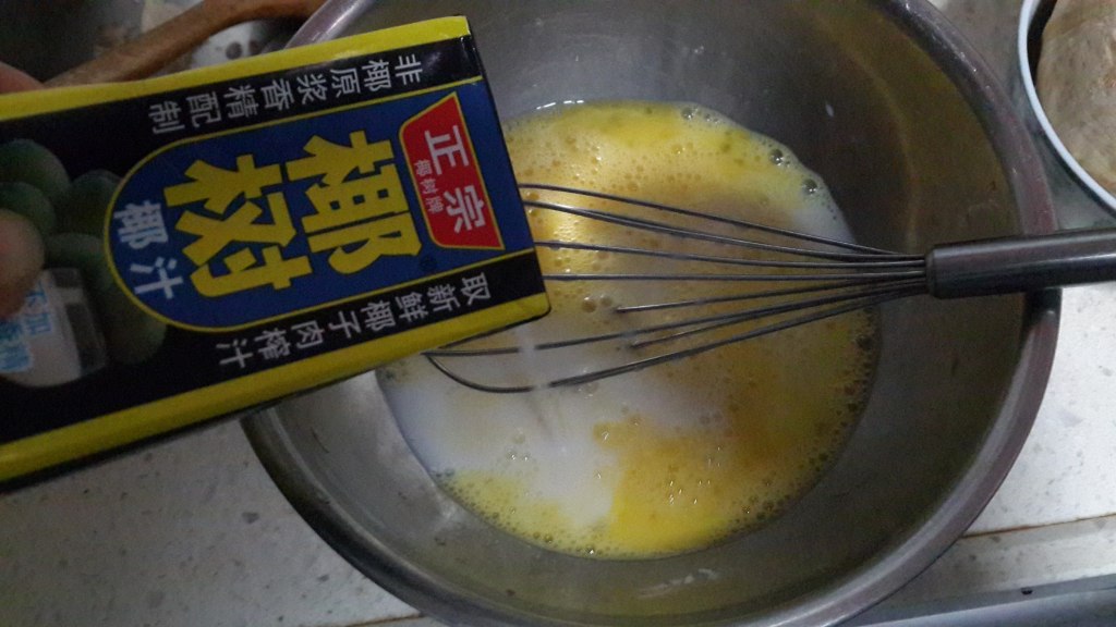 原汁椰子炖蛋的做法,原盅椰子鸡煲汤做法