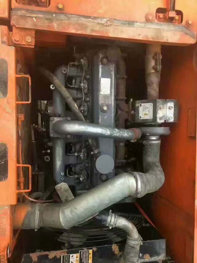 二手挖掘机现场实拍,二手挖掘机直击现场