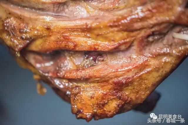 隐藏在昆明村庄里的3家烤羊店，老司机用3个月才找到的