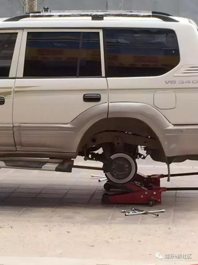 丰田陆霸3400是05年的车,05年路霸3400