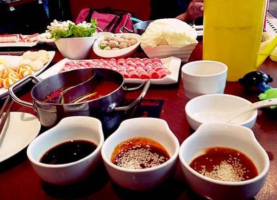吃火锅自己去蘸酱口味不稳定？不知道该如何勾兑？我来告诉你
