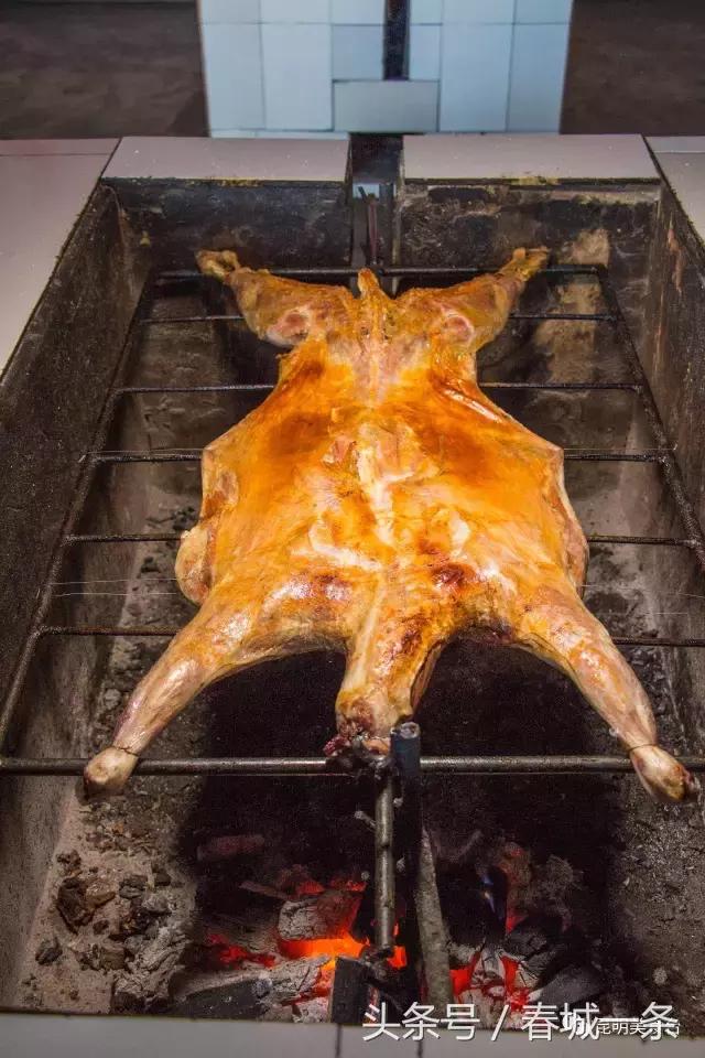 隐藏在昆明村庄里的3家烤羊店，老司机用3个月才找到的