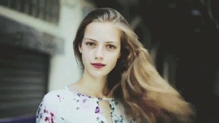 杨幂赵丽颖化妆台，她们都爱用这些化妆品！