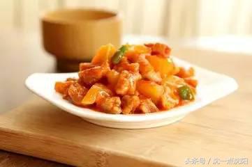 赵薇黄晓明还是在一起了,还开了一家骨骼清奇的中餐厅!