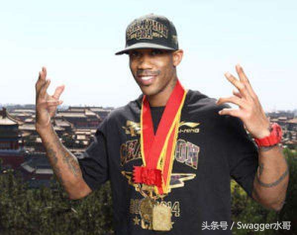 篮球界乔丹科比詹姆斯3个巨星,科比詹姆斯乔丹一起打篮球的视频