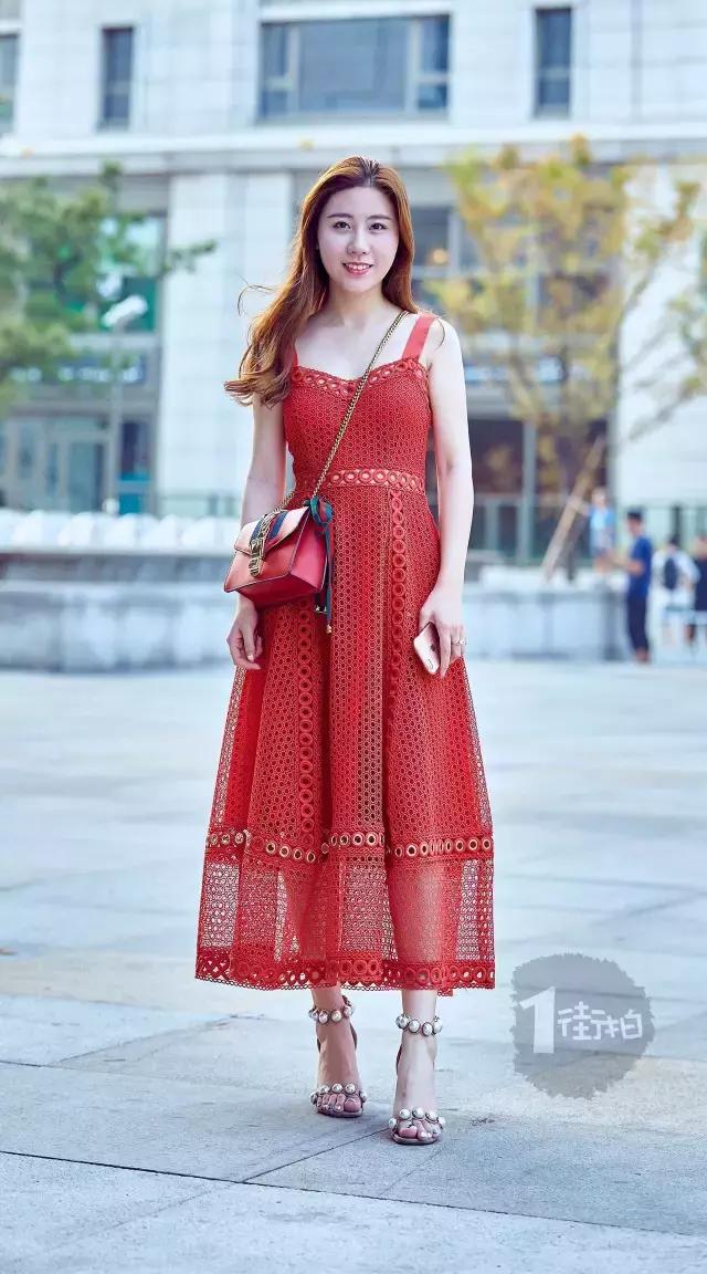 一字领长裙怎么搭配,一字领长裙穿搭