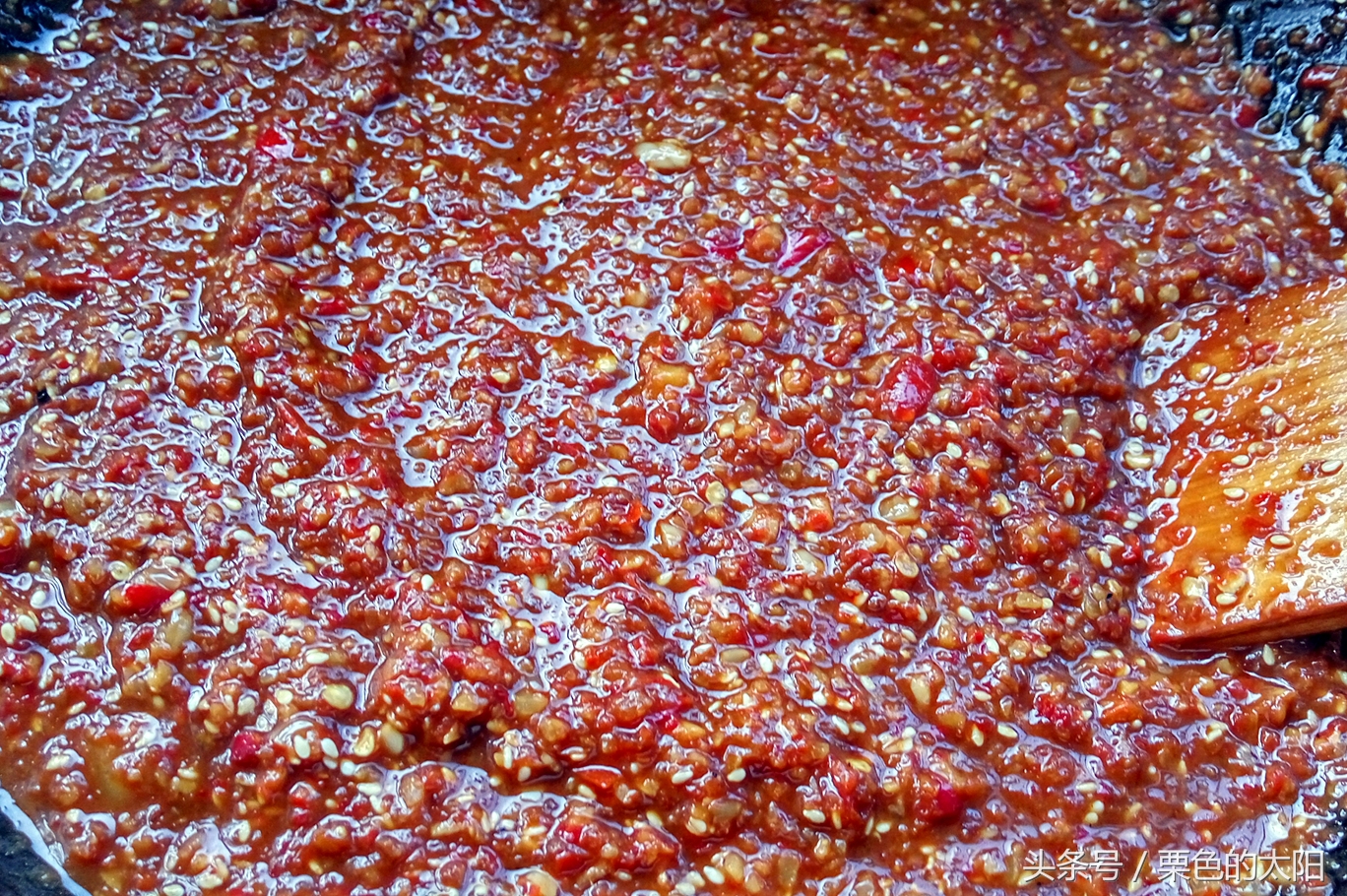 老干妈的西红柿辣椒酱怎么做好吃,自制辣椒酱放西红柿和梨