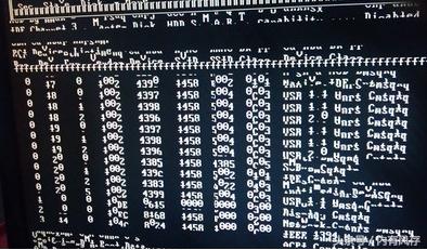 电脑开机出现条纹花屏不能开机,电脑开机乱码滚动怎么解决