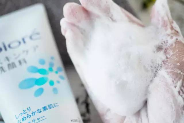 脸都没洗干净，护肤还有什么用！5款超人气洁面乳测评