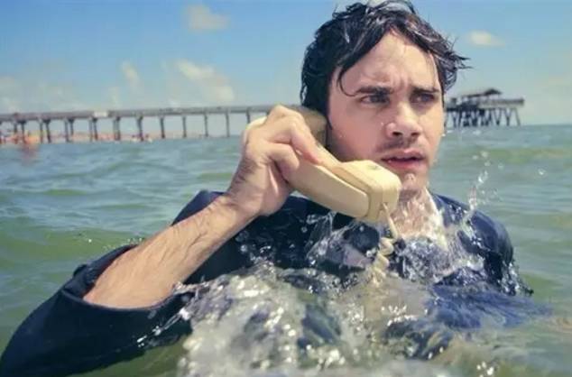 手机进水怎么办？3招教你轻松搞定！