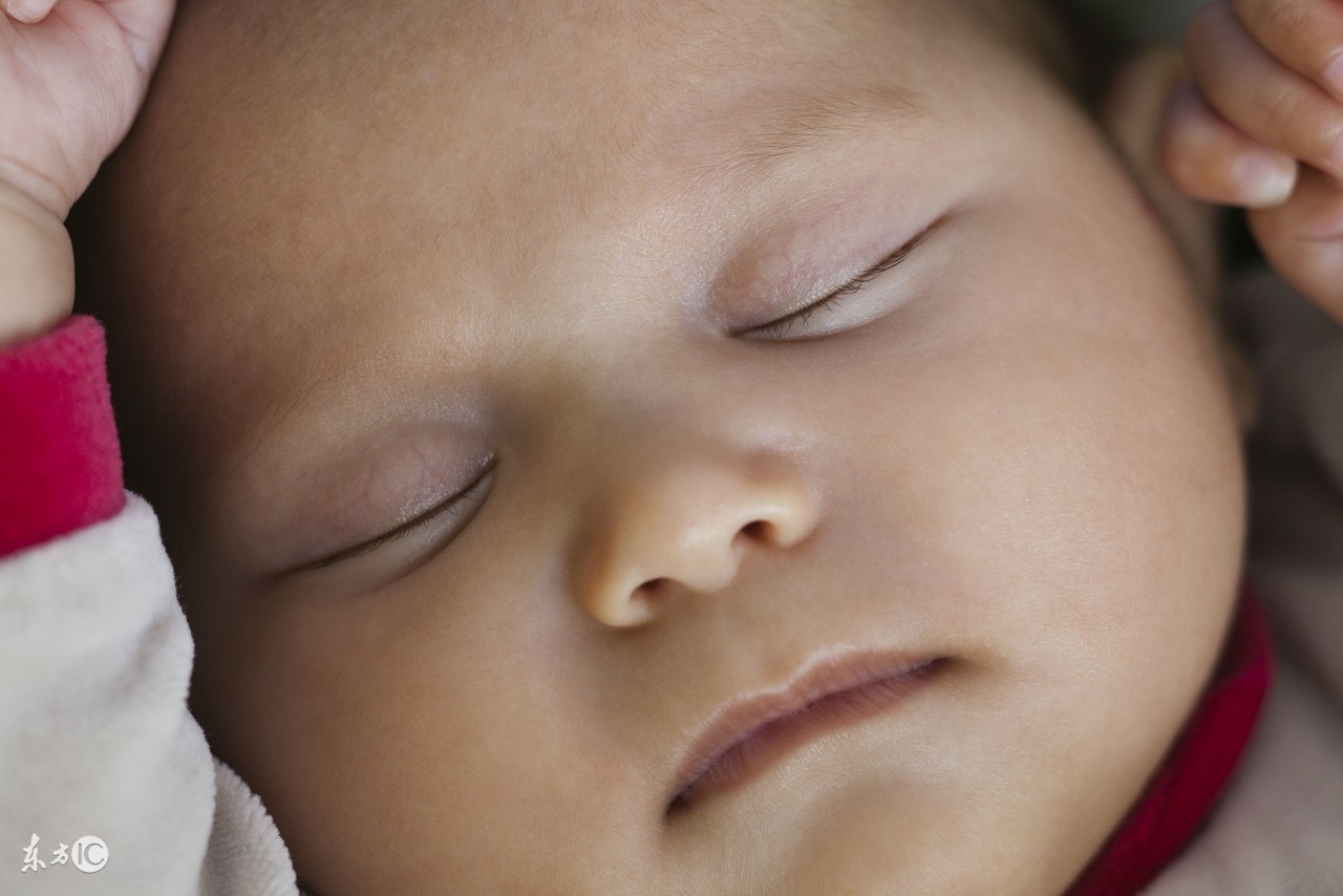 发现宝宝有时眼屎多怎么回事,宝宝眼屎多怎么判断是不是结膜炎