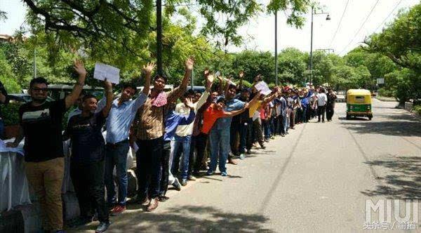 雷军买过的小米手机,雷军感谢网友买小米产品央视