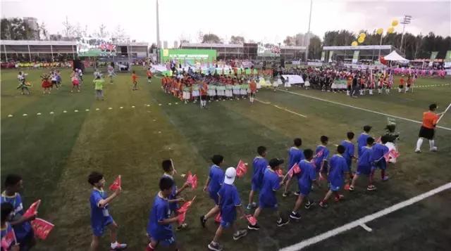 阳光少年聚赛场激情飞扬展风采,和平精英开幕式亮点