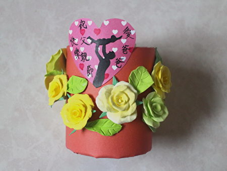 用正方形做父亲节礼物的简单手工,父亲节一次性杯子创意笔筒