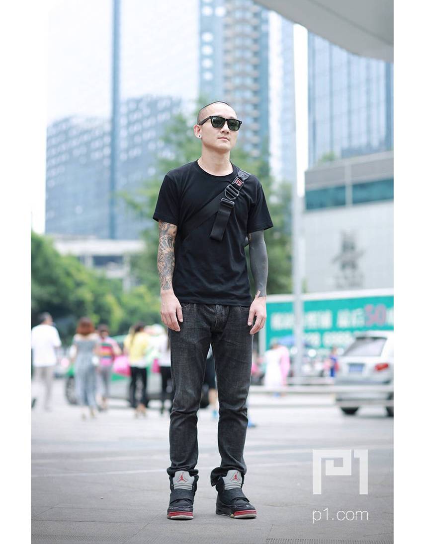 有这样一群摄影师，他们在街头用相机记录了成都人的时尚进化