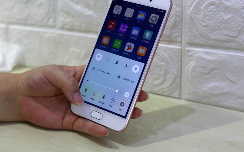 A77综合评测：美貌与性能完美结合的均衡之作