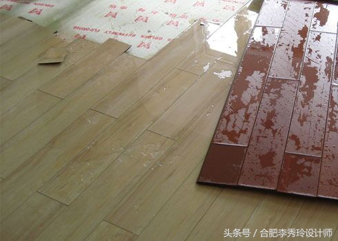 地板受潮发霉怎么办？按照我这几个法子，瞬间修复如新！非常好用