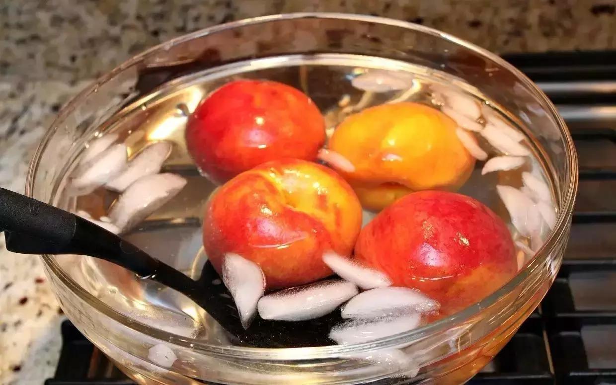 桃子怎么容易剥皮,如何快速把桃子皮剥掉