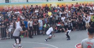 篮球界乔丹科比詹姆斯3个巨星,科比詹姆斯乔丹一起打篮球的视频