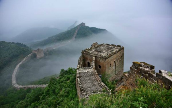 自带仙气效果，如临仙境奇缘，你见过这么高颜值的万里长城吗？