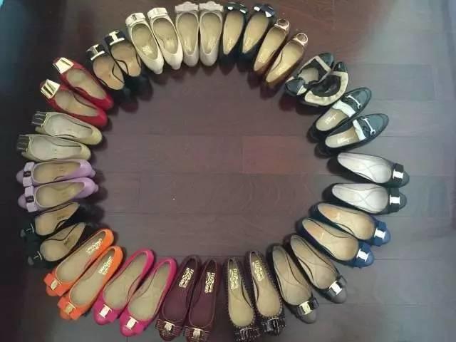 女生到底要有多少双RV、JIMMCHOO鞋才能满足啊？