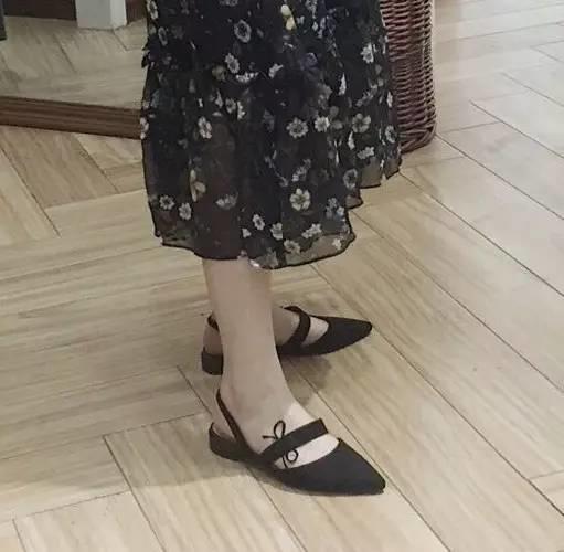 女生到底要有多少双RV、JIMMCHOO鞋才能满足啊？