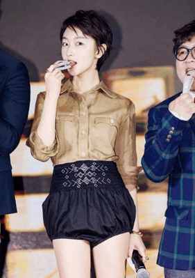 同样穿“尿不湿”短裤，周冬雨被吐槽，赵丽颖却被赞时尚