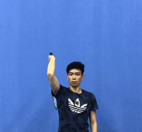 羽毛球高远球发力怎么变得轻松,羽毛球如何正确发力打高远球