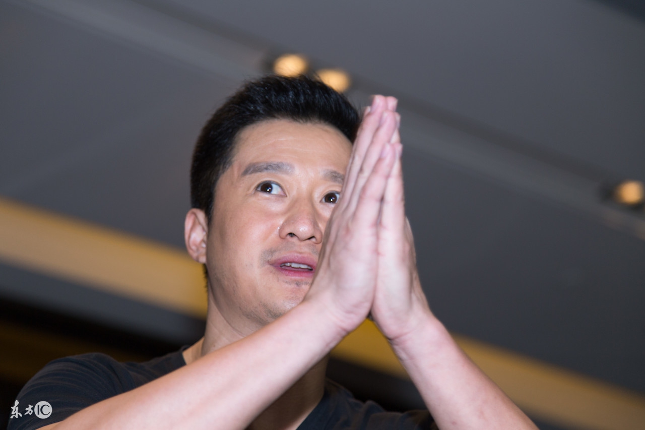 战狼票房挺进全球前100,吴京敲响了抵抗好莱坞的钟声