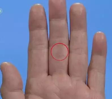 手是人体的重要器官,手的颜色能看出健康的问题吗