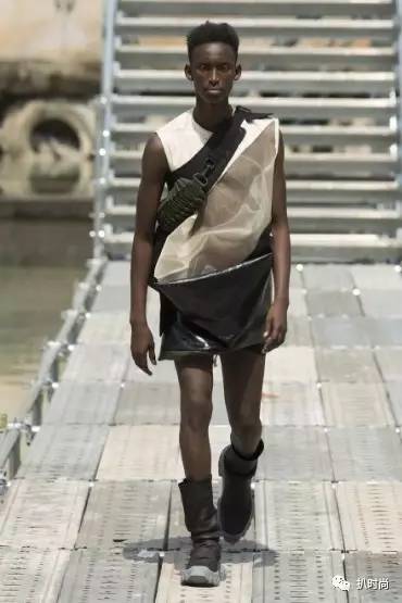 当下男装流行款式,男装宽松百慕大短裤流行趋势