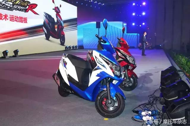 老款五羊本田125摩托车新车视频,2022年五羊本田佳御新车发布