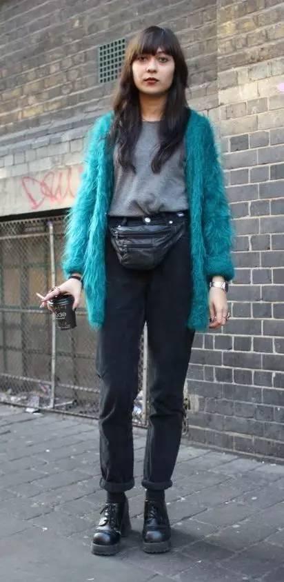 你花1000块买的包，背上却像卖菜的