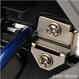 网线水晶头制作详细步骤,无网线钳如何压网线水晶头视频