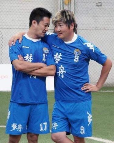 吴京战狼二踢足球,战狼2吴京拍戏经历