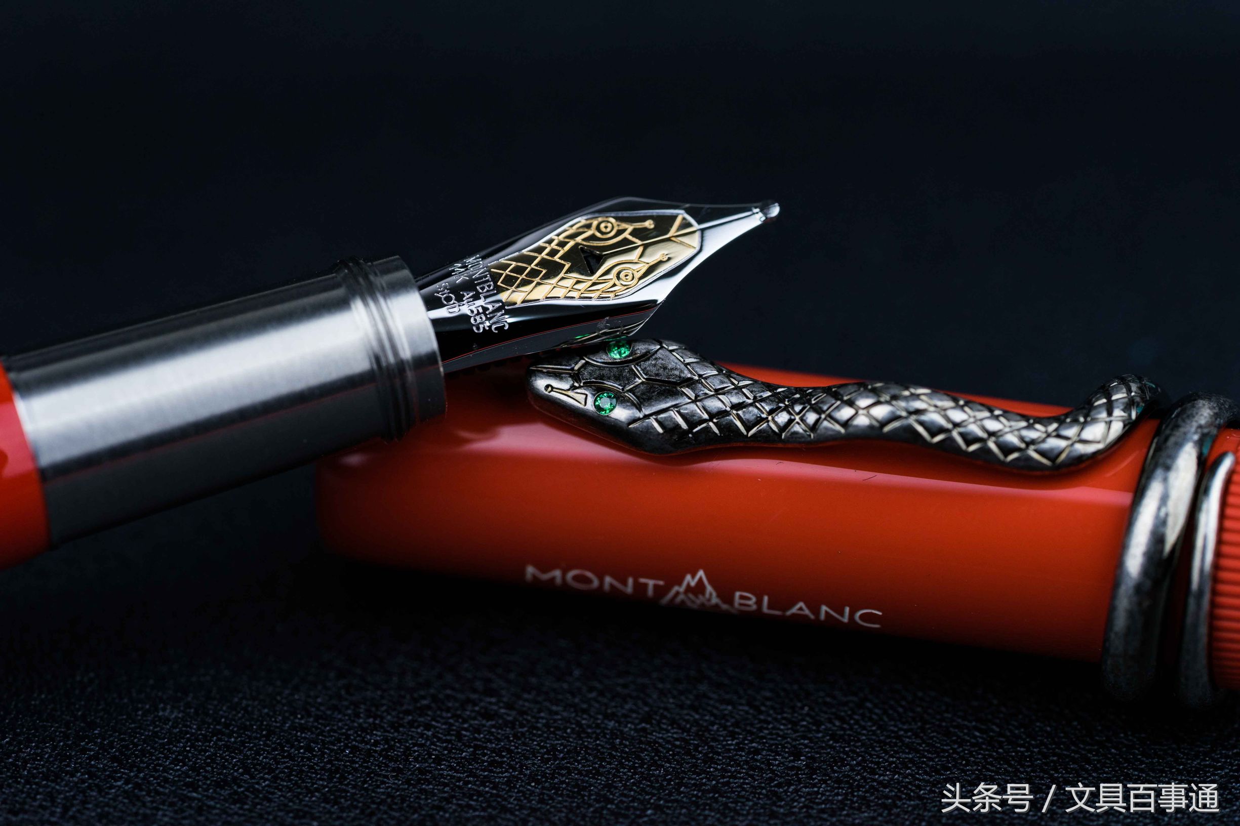 七夕单身又何妨，笔墨文具伴身旁