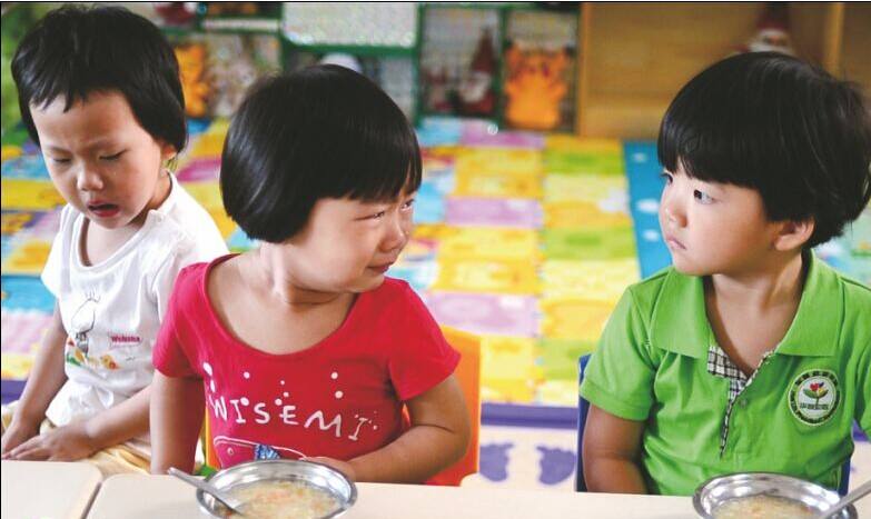 孩子不想去幼儿园怎么办啊,小孩不想去幼儿园应该怎么办呀