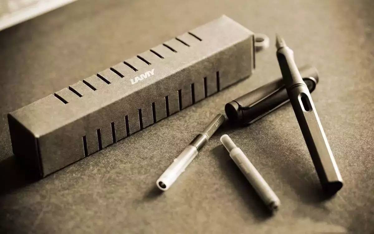 雀巢广告韩寒的钢笔,韩寒雀巢广告lamy