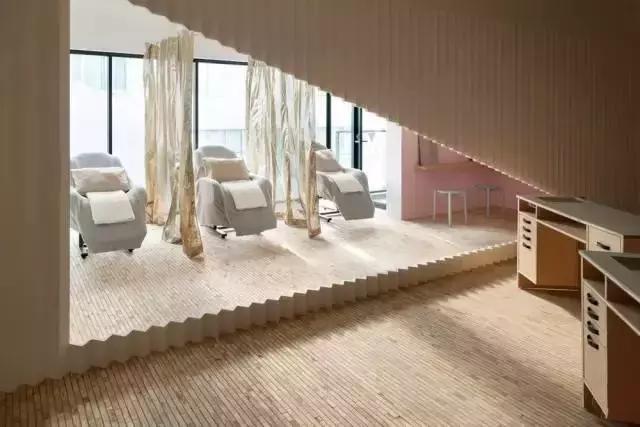 裸粉色高级感美甲磨砂,简约蕾丝美甲